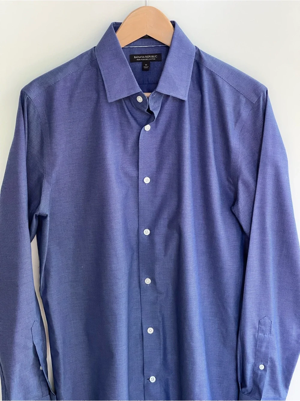 Banana Republic Men's Blue Shirt size M